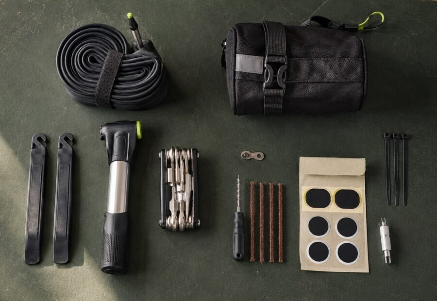 Kit de reparación para bicicleta preparado para una ruta