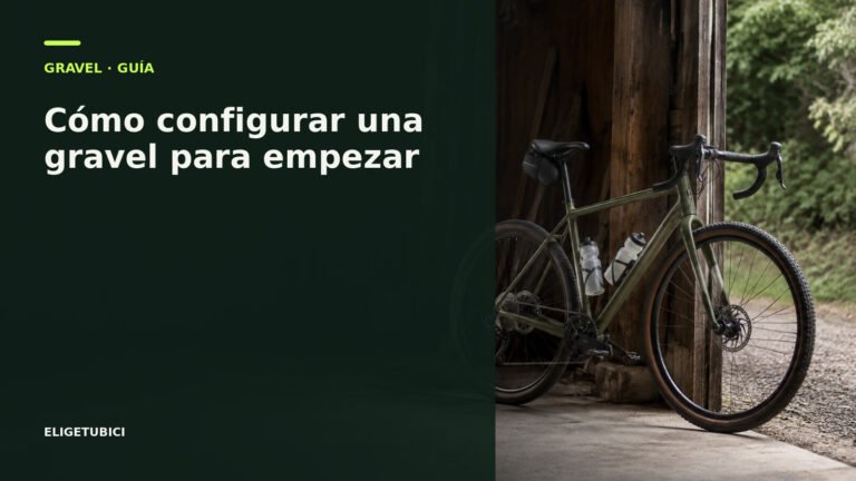 Bicicleta gravel preparada para una primera ruta con bolsa y kit básico