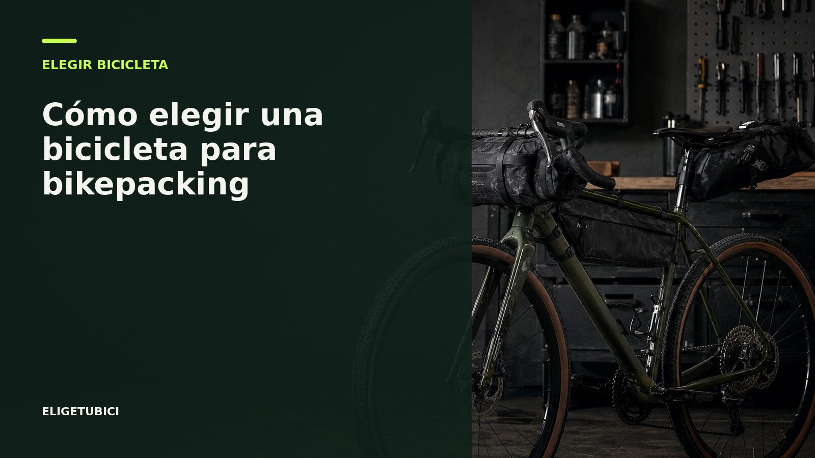 Bicicleta de bikepacking equipada con bolsas de cuadro y sillín